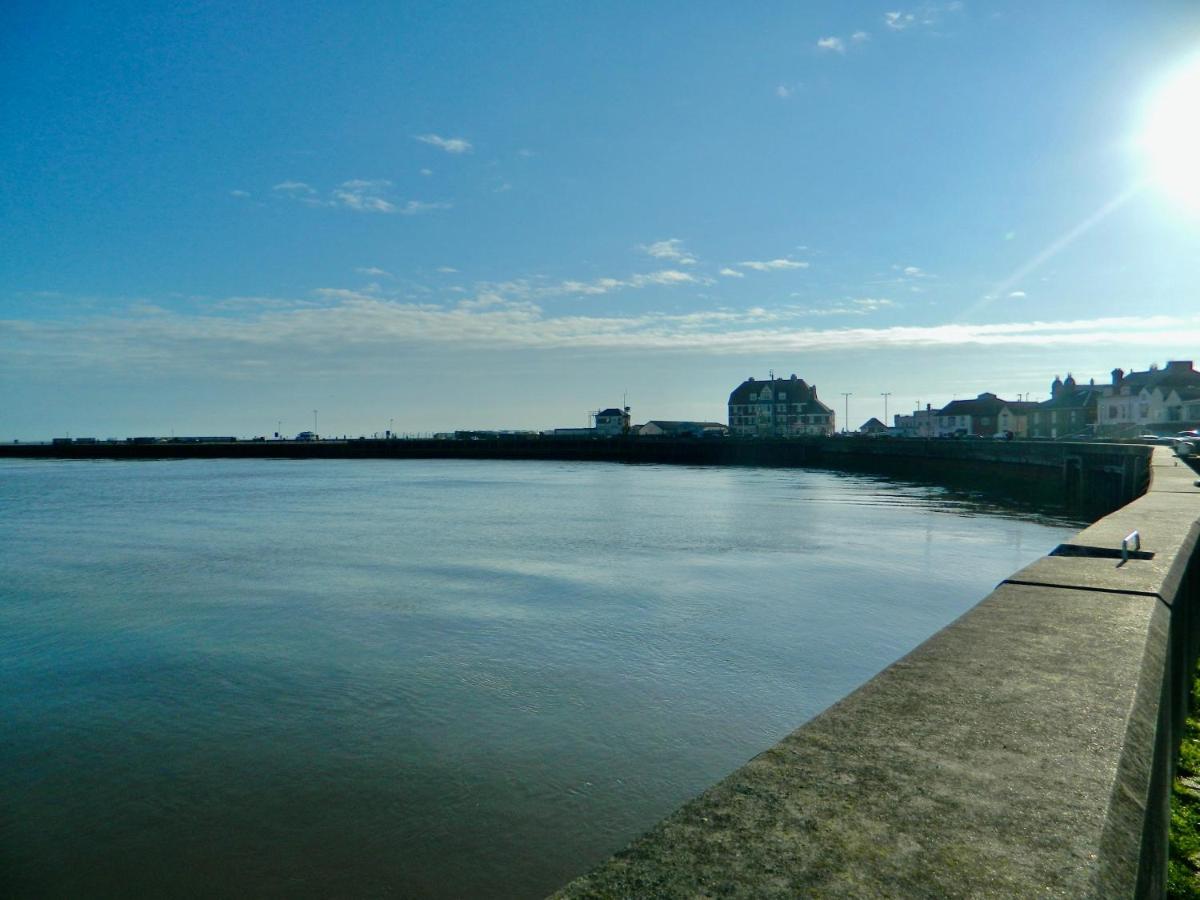 'Harbour View' On The River By Gorleston'S Award Winning Beach - Pet Free! Exterior photo
